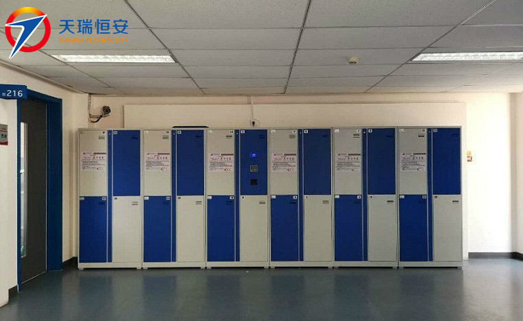 電子更衣柜