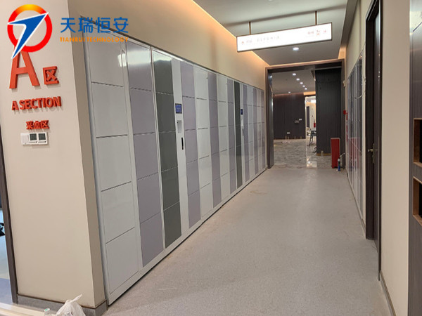 廣州愛康國賓體檢中心采購天瑞恒安二維碼聯網型智能儲物柜設備